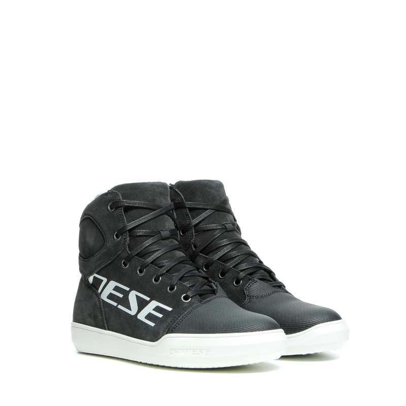 chaussures dainese moto